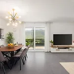 Villa Marijeta Exclusive 5 Star With 50sqm Private Pool, 6 Bedrooms And Playroom *