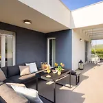 Marijeta Exclusive 5 Star With 50sqm Private Pool, 6 Bedrooms And Playroom * Split
