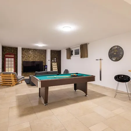 Villa Marijeta Exclusive 5 Star With 50sqm Private Pool, 6 Bedrooms And Playroom Spalato