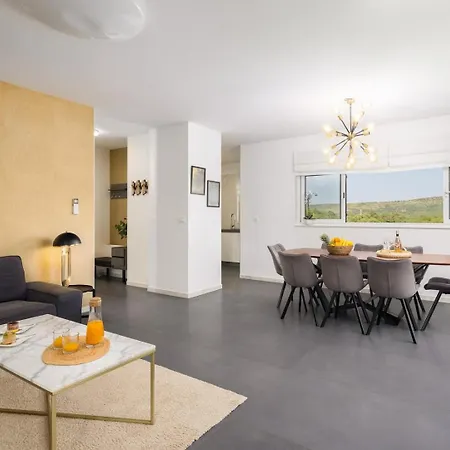 Villa Marijeta Exclusive 5 Star With 50sqm Private Pool, 6 Bedrooms And Playroom Spalato